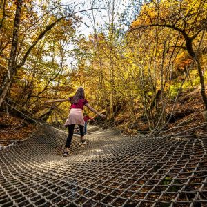 Pleine nature, détente et découverte artistique vous attendent au Vallon du Villaret à Bagnols les Bains, Lozère